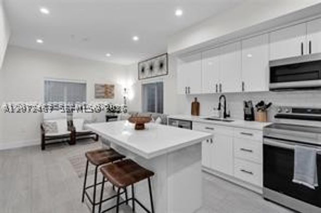 1786 SW 9th St 1, Miami, FL 33135