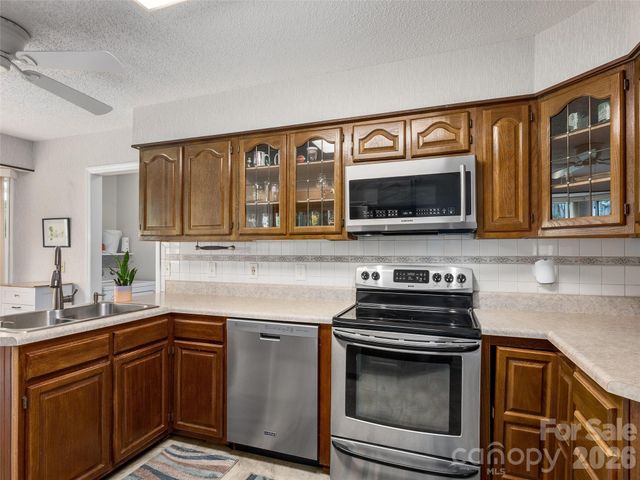 5 St Andrews Drive, Etowah, NC 28729