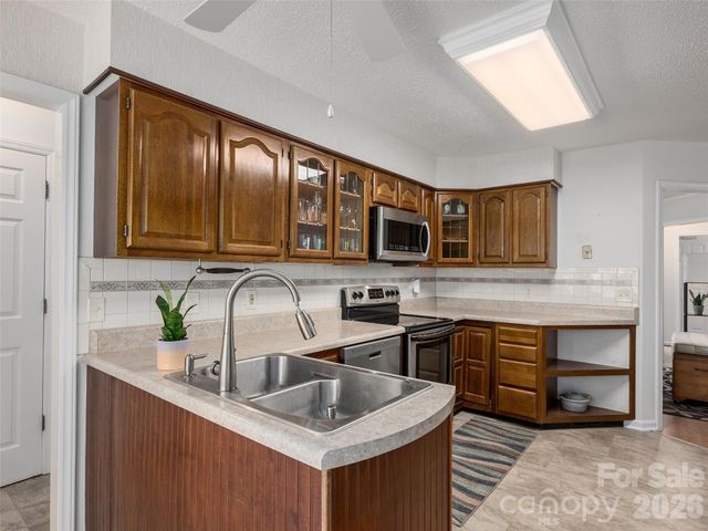5 St Andrews Drive, Etowah, NC 28729