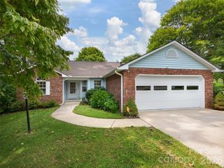 5 St Andrews Drive, Etowah, NC 28729