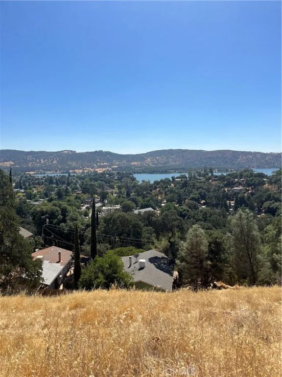 12415 Mountain View, Clearlake Oaks, CA 95423
