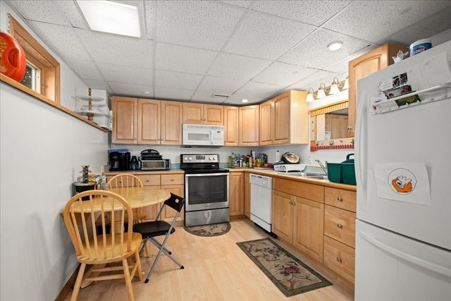 2 Wingfoot Lane, Millbury, MA 01527