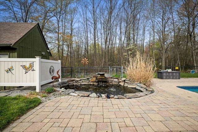 2 Wingfoot Lane, Millbury, MA 01527