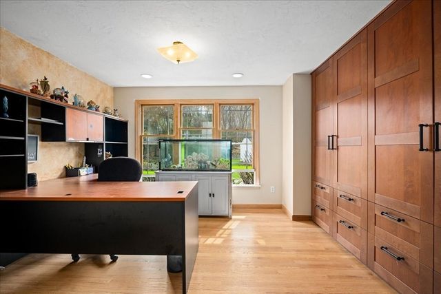 2 Wingfoot Lane, Millbury, MA 01527