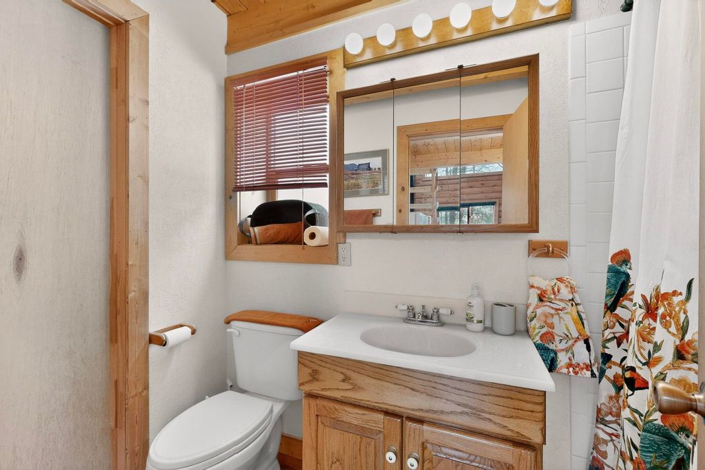 Image 10 of property listing at 78 Cedar Road, Jemez Springs, NM 87025