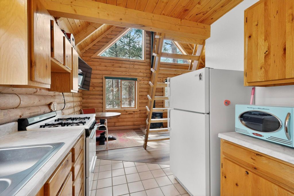 Image 14 of property listing at 78 Cedar Road, Jemez Springs, NM 87025