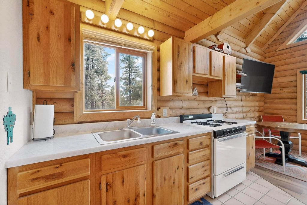 Image 15 of property listing at 78 Cedar Road, Jemez Springs, NM 87025