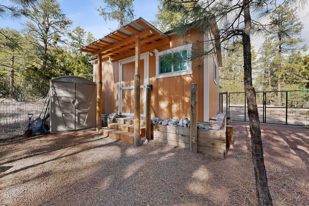 Image 25 of property listing at 78 Cedar Road, Jemez Springs, NM 87025