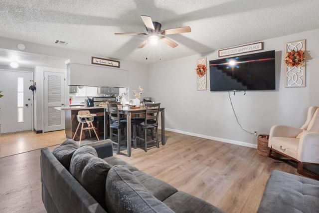 2402 W Turner Rd, Lodi, CA 95242