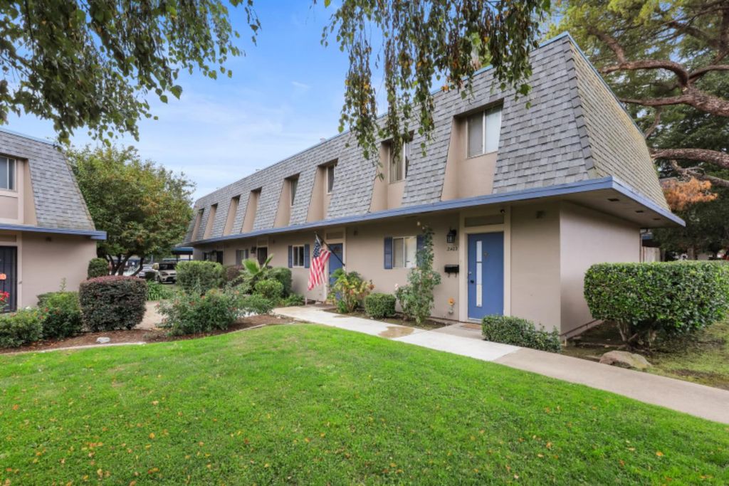 2402 W Turner Rd, Lodi, CA 95242