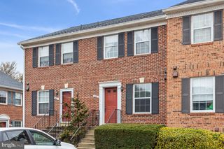 1603 S BARTON ST, Arlington, VA 22204