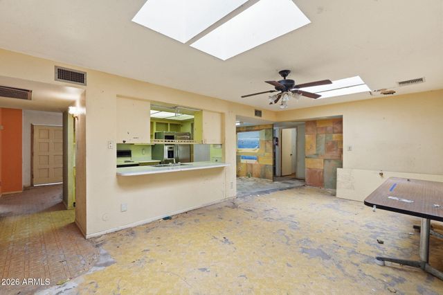 5402 W TIERRA BUENA Lane, Glendale, AZ 85306