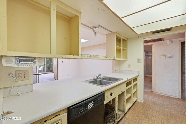 5402 W TIERRA BUENA Lane, Glendale, AZ 85306