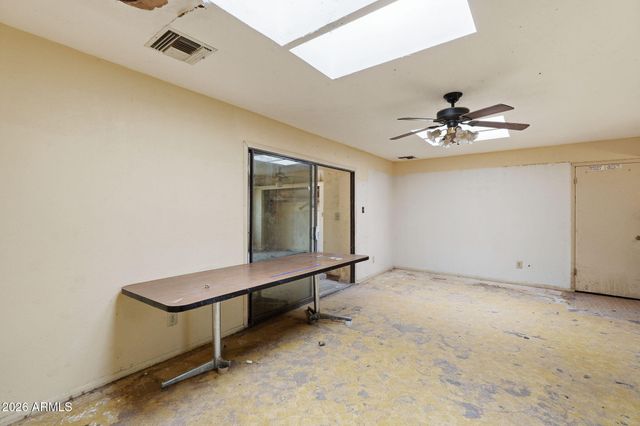 5402 W TIERRA BUENA Lane, Glendale, AZ 85306