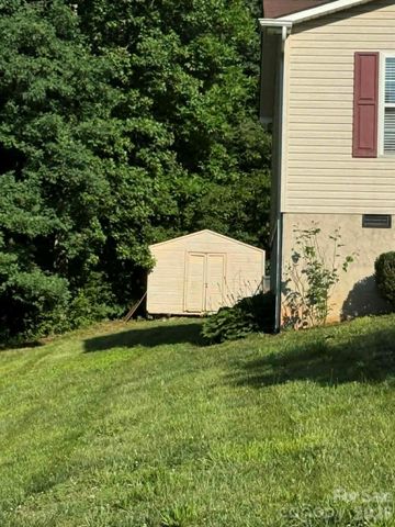 2588 Knight Drive, Lenoir, NC 28645