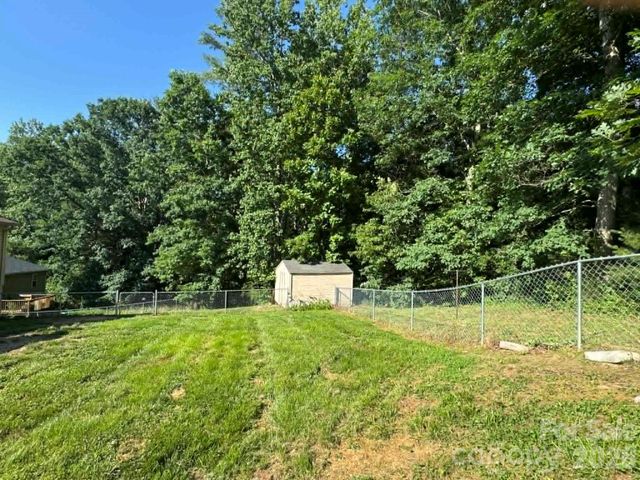 2588 Knight Drive, Lenoir, NC 28645