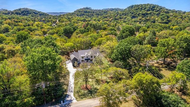 1209 Otter Creek Rd, Nashville, TN 37215