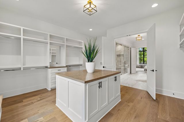 1209 Otter Creek Rd, Nashville, TN 37215