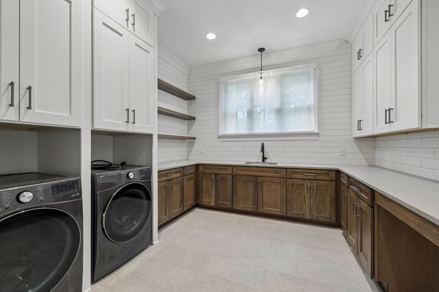 1209 Otter Creek Rd, Nashville, TN 37215