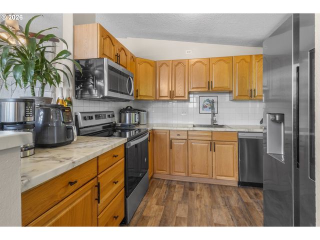 2021 Se HALE Dr, Gresham, OR 97080