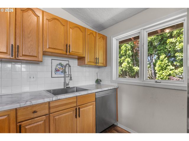 2021 Se HALE Dr, Gresham, OR 97080