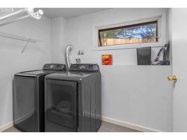 2021 Se HALE Dr, Gresham, OR 97080
