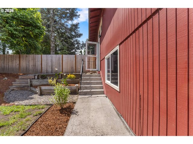 2021 Se HALE Dr, Gresham, OR 97080