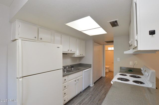 3004 E Waltann Lane 7, Phoenix, AZ 85032