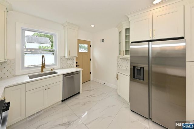 165 E 2nd Street, Clifton, NJ 07011