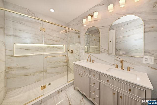 165 E 2nd Street, Clifton, NJ 07011