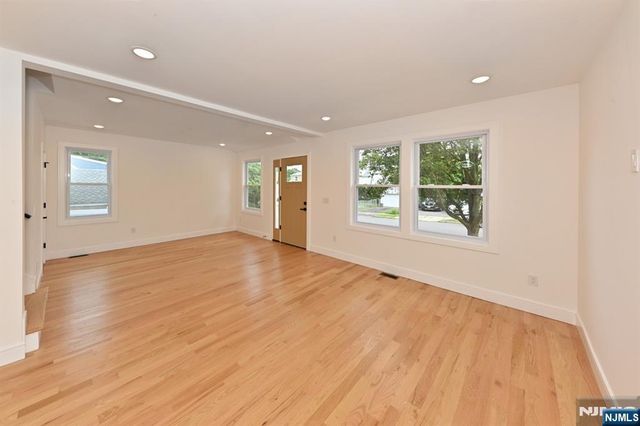 165 E 2nd Street, Clifton, NJ 07011