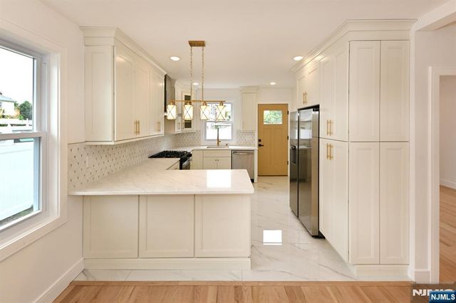 165 E 2nd Street, Clifton, NJ 07011