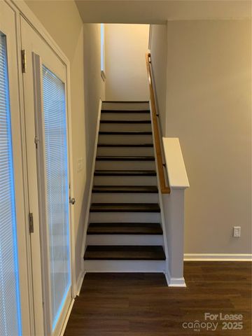 2726 Avalon Loop Road, Charlotte, NC 28269