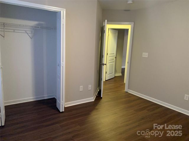 2726 Avalon Loop Road, Charlotte, NC 28269