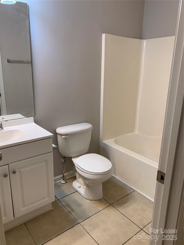 2726 Avalon Loop Road, Charlotte, NC 28269