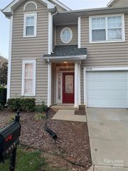 2726 Avalon Loop Road, Charlotte, NC 28269