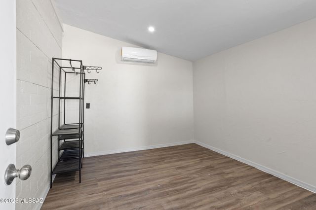 2113 S Rosemont Avenue, Tucson, AZ 85711