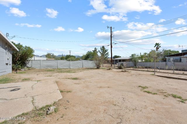 2113 S Rosemont Avenue, Tucson, AZ 85711