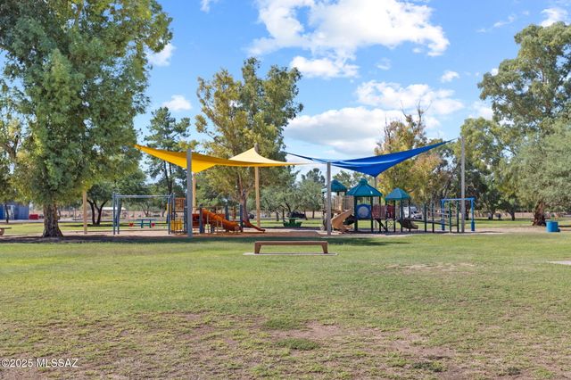 2113 S Rosemont Avenue, Tucson, AZ 85711