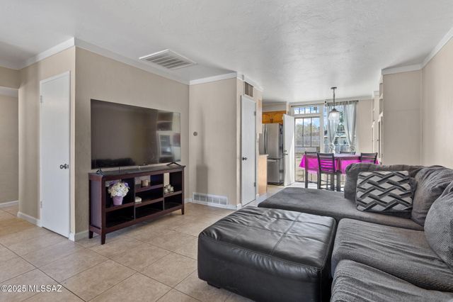 2113 S Rosemont Avenue, Tucson, AZ 85711