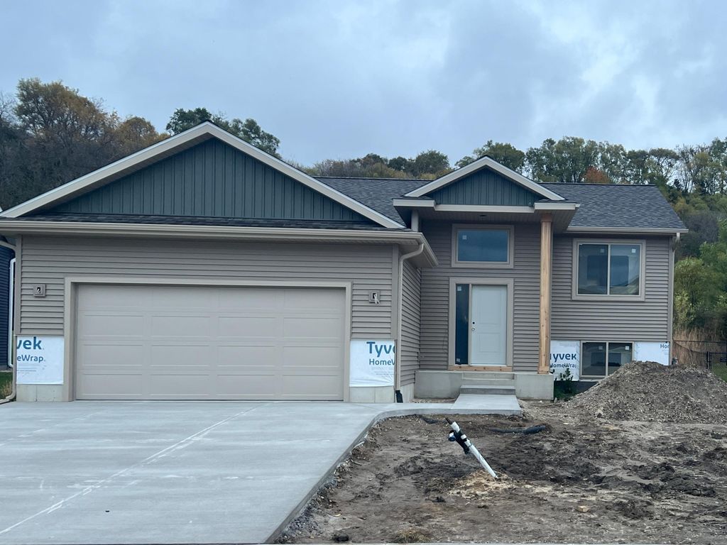 2163 Hadley Hills Drive NE, Rochester, MN 55906