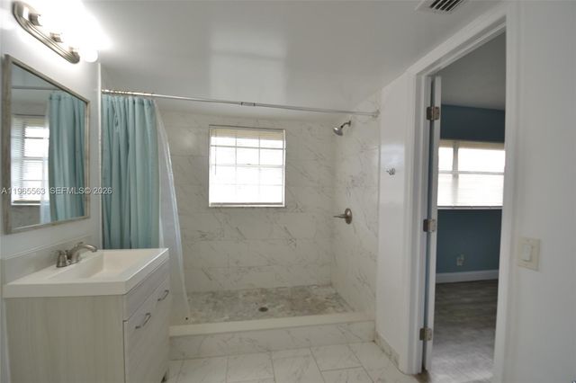 5040 SW 13th St 5040, North Lauderdale, FL 33068