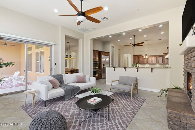 1732 W GAMBIT Trail, Phoenix, AZ 85085