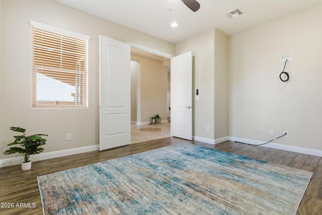 1732 W GAMBIT Trail, Phoenix, AZ 85085