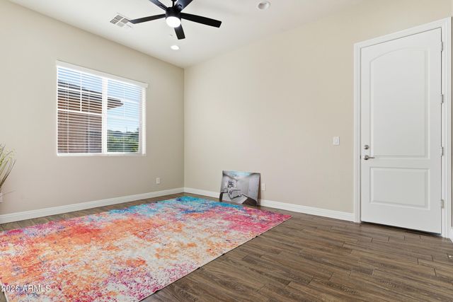 1732 W GAMBIT Trail, Phoenix, AZ 85085