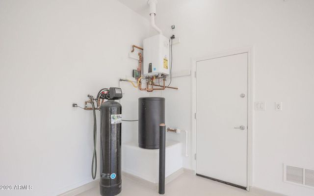 1732 W GAMBIT Trail, Phoenix, AZ 85085