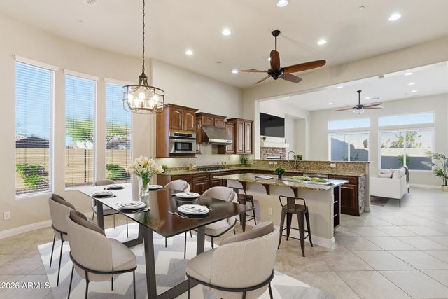 1732 W GAMBIT Trail, Phoenix, AZ 85085