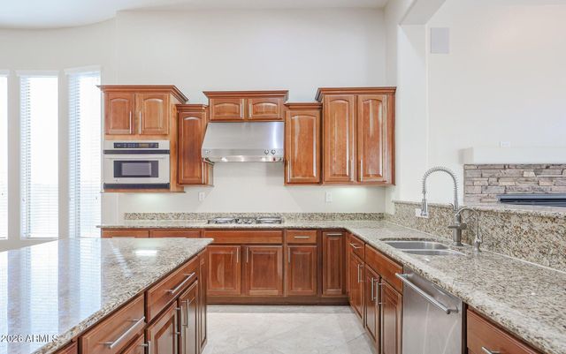 1732 W GAMBIT Trail, Phoenix, AZ 85085