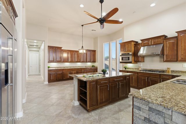 1732 W GAMBIT Trail, Phoenix, AZ 85085