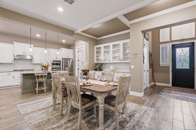 808 DANCING OAK LN, San Marcos, TX 78666